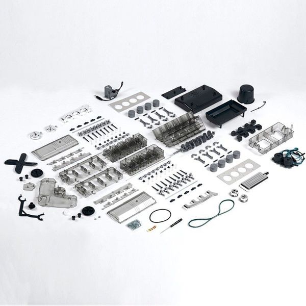 Um den Bausatz für den sich bewegenden Motor im transparenten Gehäuse zusammenzusetzen, muss man kein studierter Ingenieur sein, das Handbuch führt ohne Kleben oder Löten, Schritt für Schritt hin zum originalgetreuen V8-Modell. (Bild:)