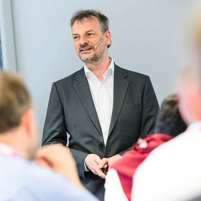 Dr. Martin Schulz ist Global Principal Application Engineer bei Littelfuse Europe. (Bild: Stefan Bausewein)