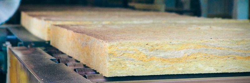 As part of a retrofit, HMR Automation and Process Technology GmbH overhauled the communication network of an insulation manufacturer and installed intelligent diagnostic switches in the process.(Image: Indu-Sol/Adobe Stock)