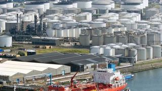 Novatek states that for its Arctic LNG 2 project, it requires the unique turbo machinery to produce 6.6 million tonnes of LNG per annum. (Deposit Photos )