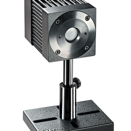 Der thermische Sensor Ophir F150(200)A-CM-16 eignet sich für die Messung von Kurzpuls(KP)- und Ultrakurzpuls(UKP)-Lasern in der Mikromaterialbearbeitung.(Bild:  Omri Adar)