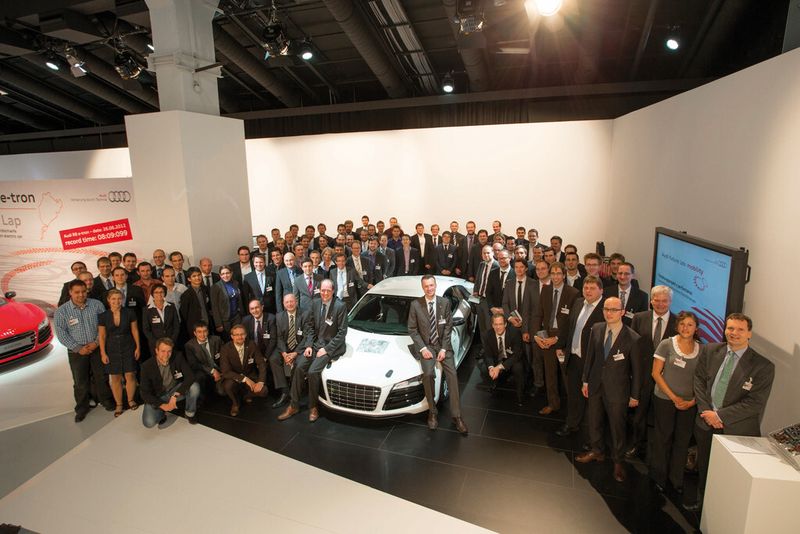 Erfolgreicher Abschluss des e performance Projekthauses (Bild: Audi AG)