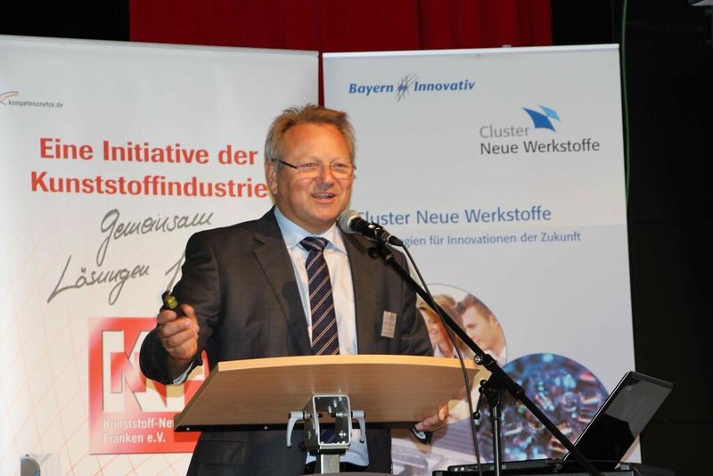 Technologien, um hochwertige Oberflächen direkt aus dem Spritzgussprozess zuerhalten, präsentierte Günter Hofmann von der Hofmann Werkzeugbau GmbH. (Bild: KNF)