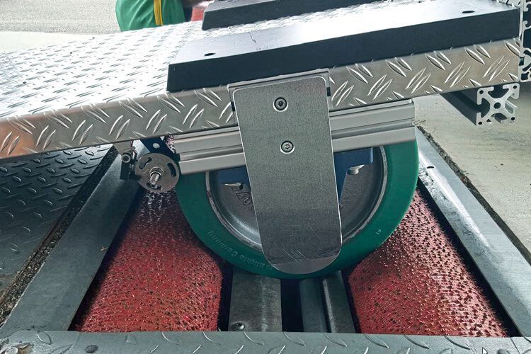 … nicht mehr zerlegt werden. Die erforderliche Prüftechnik ist im Gerät verbaut. (Schreiner / »kfz-betrieb«)