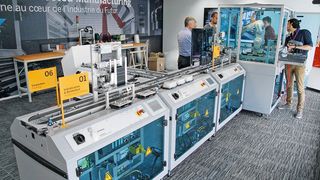 Eine echte Lösung für Industrie 4.0 zeigte Festo anlässlich einer Pressekonferenz im Expérience Business Center von SAP in Paris. Die Open Integrated Factory führt das Zusammenwachsen von Fertigung und IT auf eindrucksvolle Weise vor.  (Festo)
