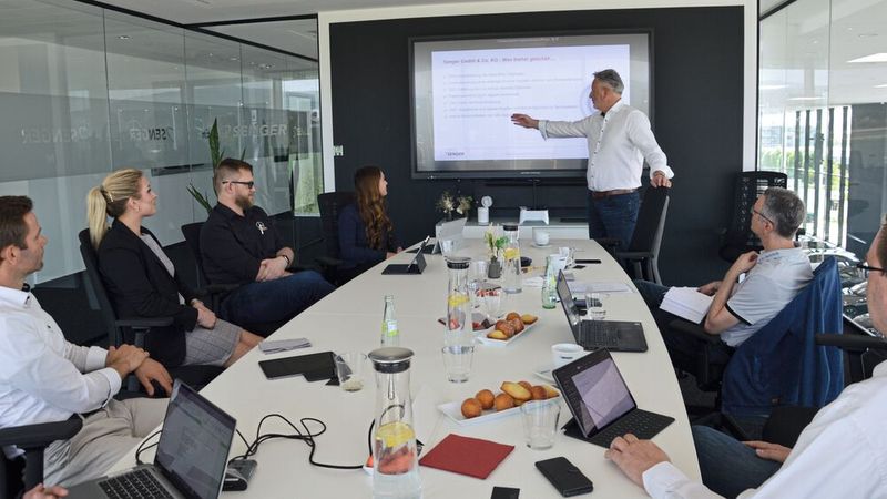 Auch die Senger-Gruppe geht ins Rennen um den Automotive Business Award 2022 in der Kategorie „Digitalisierung“. (Bild: Achter/»kfz-betrieb«)