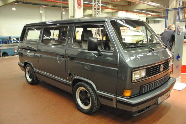 Seltener Autobahnschreck: Nur zirka 15 Stück entstanden Mitte der achtziger Jahre vom VW-Bus mit Porsche-911-Carrera-Antrieb. (Foto: Dominsky)