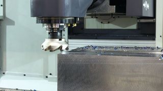 QPM high-pressure nozzle (up to 100 bar) in action. (richterfoto)