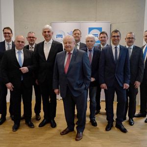 (Baeuchle / »kfz-betrieb«)