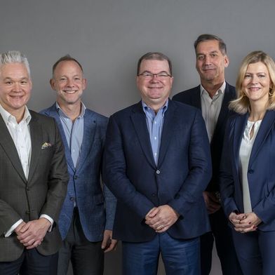 Oxea komplettiert sein Global Leadership Team. v.l.n.r: Scott Farmer (CSCO), Ed Ray (CFO), Bastian Kuhl (Chief Transformation Officer), Michael McHenry (CEO), Dr. Albrecht Schwerin (COO), Christina Fuchs (CHRO), David Muldoon (CCO). (Bild: Oxea)