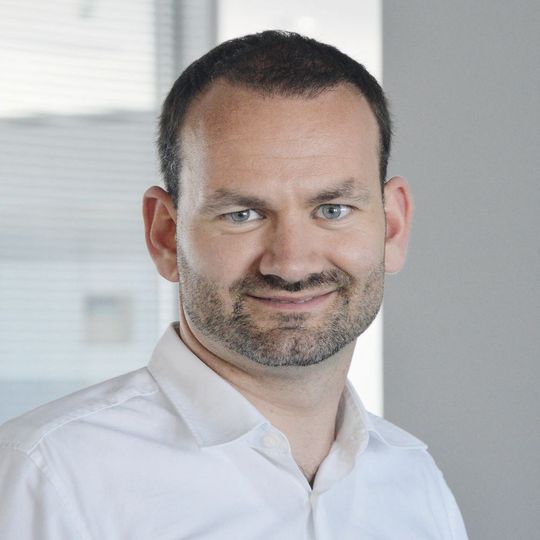 Carwow-Geschäftsführer Philipp Sayler von Amende: Die Neuwagenlead-Plattform steht mittlerweile für bundesweit 1,7 Prozent aller privaten Neuzulassungen.(Bild:  Achter / »kfz-betrieb«)