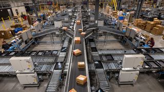 Das Digikey Distributionszentrum in Thief River Falls: Hier werden bis zu 160 000 Teile und 36 000 Pakete pro Tag verschickt. (Bild: Digikey)