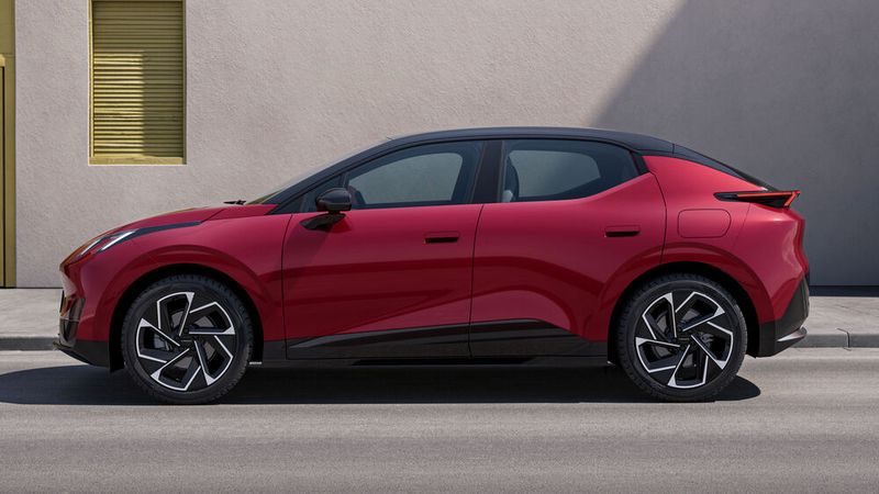 Der Lynk & Co 02 ist 4,46 Meter lang. (Bild: Lynk & Co)