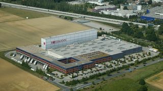 In der Rossmann-Zentrale trafen die Verantwortlichen die Investitionsentscheidung für den Standort Wustermark. Das Unternehmen will mit dem neuen Distributionszentrum den Nordosten versorgen. (Bild: Rossmann)