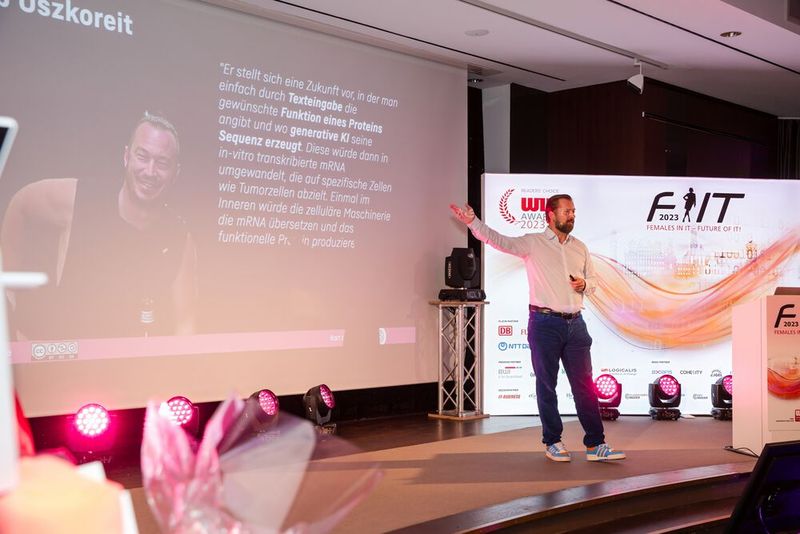 Das Grand Finale des Kongresstages: Die Closing-Keynote von Bart de Witte (Hippo AI Foundation) (Bild: www.hamann.photo)