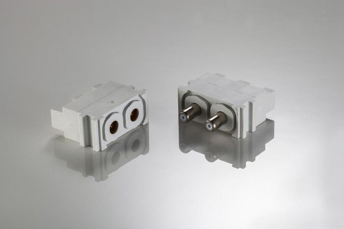 Ob Signale, Strom, Datenraten, Medien wie Luft oder Flüssigkeiten oder Lichtwellen – alle Übertragungsvarianten können aus dem Baukasten gewählt und in der individuellen Steckerlösung integriert werden. (Bild: ODU)