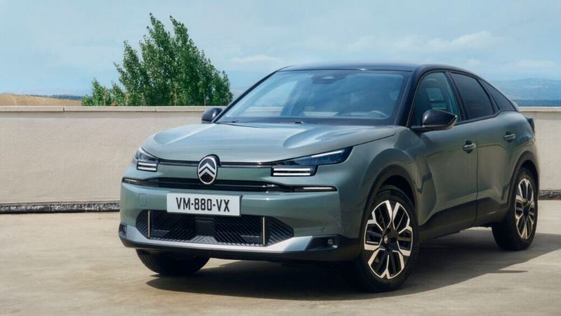 Für den C4 gibt es neben der neuen Optik außerdem neue Preise.(Bild:  Citroen)