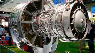Die US-Luftfahrtbehörde warnt vor Ersatzteilen, die von AOG Technics aus Großbritannien verkauft wurden. Denn die Deals erfolgten mit gefälschten Zertifikaten. Betroffen sind etwa Triebwerke des Typs CF6 und CFM56 (Bild), die in Airbus- und Boeing-Maschinen laufen. (Bild: R. Rosowski)