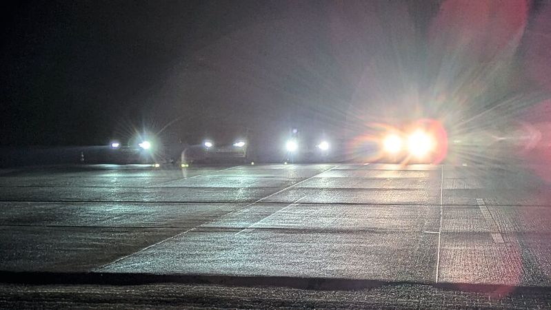 Beim ersten ADAC-Blendsymposium verdeutlichten und analysierten Fachleute unter realen Bedingungen das Thema Blendung.(Bild:  Dominsky – VCG)