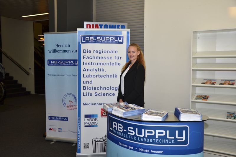 Impressionen der Lab-Supply Hamburg vom 29. Oktober 2019  Die letzte Lab-Supply Messe 2019 fand in der MesseHalle Hamburg-Schnelsen statt. Impressionen vom Messetag sowie einige Besucherstimmen finden Sie in dieser Bildergalerie. Die nächste Lab-Supply ist am 18. März 2020 in Frankfurt am Main. Lese-Empfehlung: Nachbericht zum erfolgreichen Auftakt der Lab-Supply in Wien. (LABORPRAXIS, C. Lüttmann)