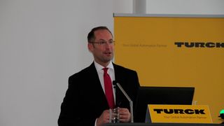 Turck-Geschäftsführer Christian Wolf stellte anlässlich der Jahrespressekonferenz 2016 in Mülheim an der Ruhr die aktuelle Unternehmens- und Marktentwicklung vor. (S.Kunze/elektrotechnik)