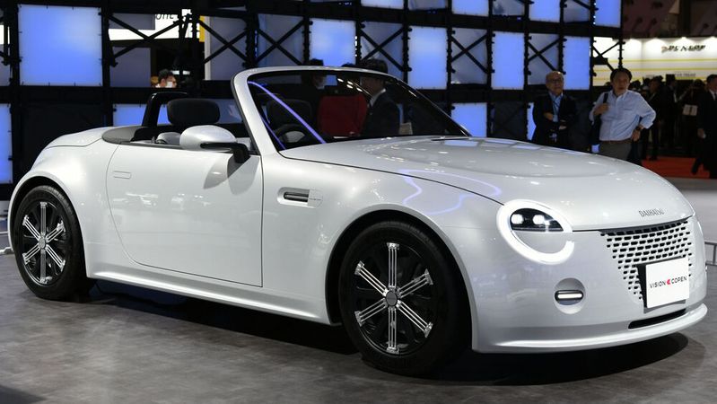 Äußerlich ähnelt der Vision Copen dem Ur-Copen, den Daihatsu auch einige Jahre lang in Deutschland verkauft hat.(Bild:  Jama)