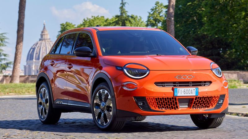 Noch in diesem Jahr fährt das zweite Elektroauto von Fiat vor: der 600e.(Bild:  © Lorenzo Poli)
