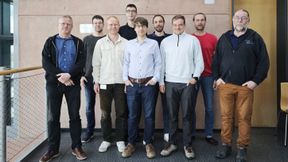 Vertreter der Projektpartner Quantum Optics Jena GmbH, AIM Micro Systems GmbH, X-FAB Global Services GmbH, Fraunhofer-Institut für Angewandte Optik und Feinmechanik IOF, Friedrich-Schiller-Universität Jena (Institut für Angewandte Physik) und IMMS Institut für Mikroelektronik- und Mechatronik-Systeme gemeinnützige GmbH (IMMS GmbH) des Projekts PIC-PAM beim ersten Arbeitstreffen in Erfurt.  (Bild: IMMS)
