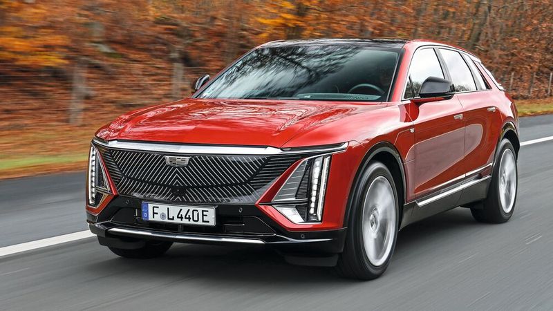 Sein Deutschland-Debüt gibt Cadillac jetzt mit dem mindestens 80.500 Euro teuren, breitschultrigen 5-Meter-SUV Lyriq.(Bild:  www.weigl.biz)