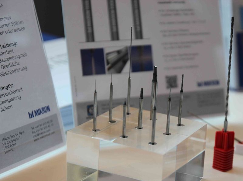 Crazy-Drill-Werkzeuge von Mikron Tool für die Mikrobearbeitung schwer zerspanbarer Materialien. (Reinhardt)