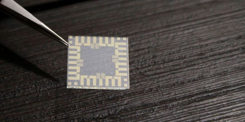 PUF(Physical Unclonable Functions)-Kern für die eindeutige Identifikation eines Bauteils oder die sichere Verschlüsselung von Informationen.(Bild:  Alexander Scholz, HS Offenburg und KIT)