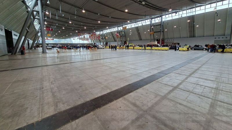 In diesem Jahr warben die Retromacher mit einer vergrößerten Ausstellungsfläche. (Bild: Dominsky –  »kfz-betrieb«)