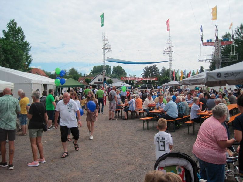 Volles Haus – auf das Firmengelände in Meuselwitz kommen die Gäste in Scharen. (Bild: Vogel IT-Medien)