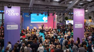 Die Pro Care feierte am 11. und 12. Februar 2025 ihre Premiere auf dem Messegelände in Hannover – mit 5.400 Teilnehmerinnen und Teilnehmer aus ganz Deutschland.  (Bild: © Rainer Jensen / Deutsche Messe)
