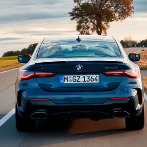(BMW)