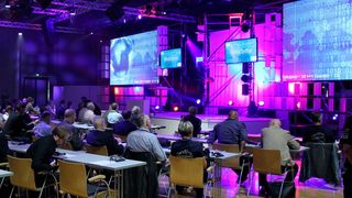 Der Bosch Blue Innovation Summit 2016 in Frankfurt bot Interessenten aus den verschiedensten Branchen die Möglichkeit, sich unter anderem sich vom Mehrwert der neuen vernetzten Geräte zu überzeugen. (Sonnenberg)