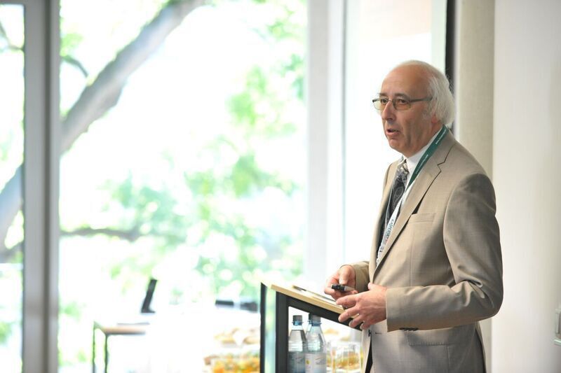 Prof. Dr. Klaus Junker-Schiling (FH Würzburg Schweinfurt) (8Soft)