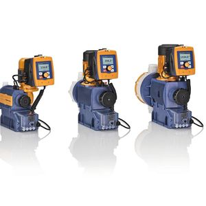 Genaue Einhaltung der Rezeptur dank MotorMembrandosierpumpen aus der sigma-Familie (bis 1.000 l/h), die durch eine  patentierte Mehrschicht-Sicherheitsmembran hohe Prozesssicherheit  gewährleistet und über ein BUS-System ansteuerbar ist.  (Bild:  ProMinent GmbH)