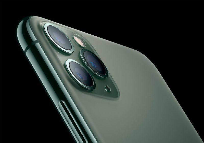 Eine Triple-Cam und mattes beschichtetes Glas machen das iPhone hinten schick. (Apple)