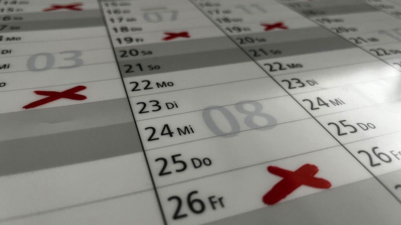 Ein zusätzlicher freier Tag pro Woche: für viele Kfz-Betriebe ist das Modell eine Option. (Bild:  Simon – VCG)