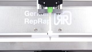 The LiQ320 machine is a real production machine of silicone parts, able to be integrated into a 3D printer farm with automation of the unloading of the produced parts. (Multistation)