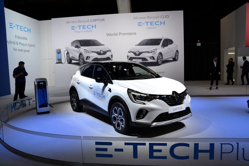 Weltpremieren sind in Brüssel recht dünn gesät: Renault hat die Schleier um den Clio E-Tech und den Captur E-Tech Plug-in gelüftet. (Julia Mauritz/»kfz-betrieb«)