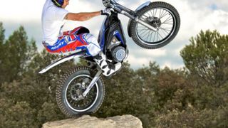 Philippe Arestens elektrisch angetriebene Trial-Maschine EM 5.7 ist sowohl für den harten Wettkampf als auch für Freizeitfahrten onzipiert (Bild: Electric Motion)