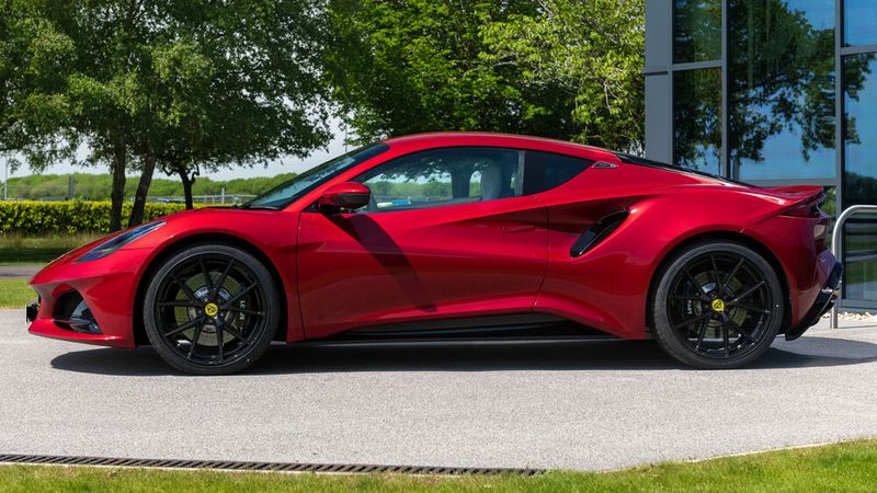 Mit abgespeckter Ausstattung und einem kleineren Motor werden die Preise mittelfristig wohl deutlich unter 90.000 Euro fallen. (Bild: Jarowan Power/Lotus)