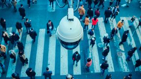 Kritisch sieht Denis Lehmkemper, Landesbeauftragter für den Datenschutz, u.a. den in der Polizeigesetznovellierung Niedersachsens vorgesehenen KI-Einsatz bei der Videoüberwachung. (©Fox_Dsign - stock.adobe.com / KI-generiert)