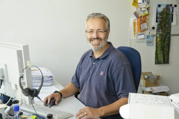 Dr. Gerhard Holst: Innovations- und Wachstumspotenziale für die Zukunft sieht der Forschungsleiter der PCO AG in den Bereichen Medizin, Biotechnologie und Lebenswissenschaften. „Denn hier wünschen sich die Anwender bei wenig Licht höhere Bildwiederholraten, um endlich auch dynamische Vorgänge erfassen zu können.“ (Messe Stuttgart)