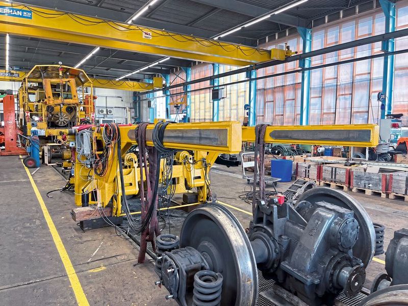 Scheuchzer assure l’entretien de tout son parc de machines et au besoin joue les « chirurgiens » en reconstruisant les parties endommagées comme avec cette dameuse/régaleuse victime d’un tamponnage qui a plié une partie de son châssis.  (Source : MSM)