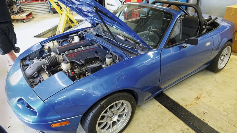 Durchdrehende Räder bei 200 km/h? Der Motor einer Corvette ZR-1 macht diesem MX-5 mal richtig Beine, SPS sei Dank.(Bild:  Dominsky – VCG)