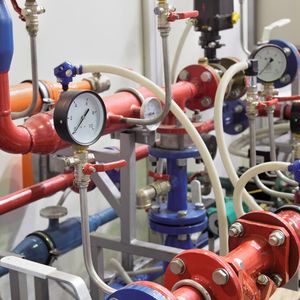 Flansche sind für rund 30 % der industriellen Emissionen verantwortlich. Deshalb schreibt die VDI 2290 nicht nur die Produktqualität der Dichtung vor, sondern auch die Art und Weise der Montage.