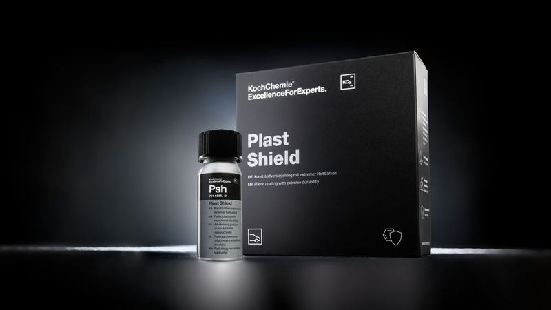 Plast Shield macht unlackierte Kunststoffflächen wasserabweisend.  (Bild: Koch-Chemie)